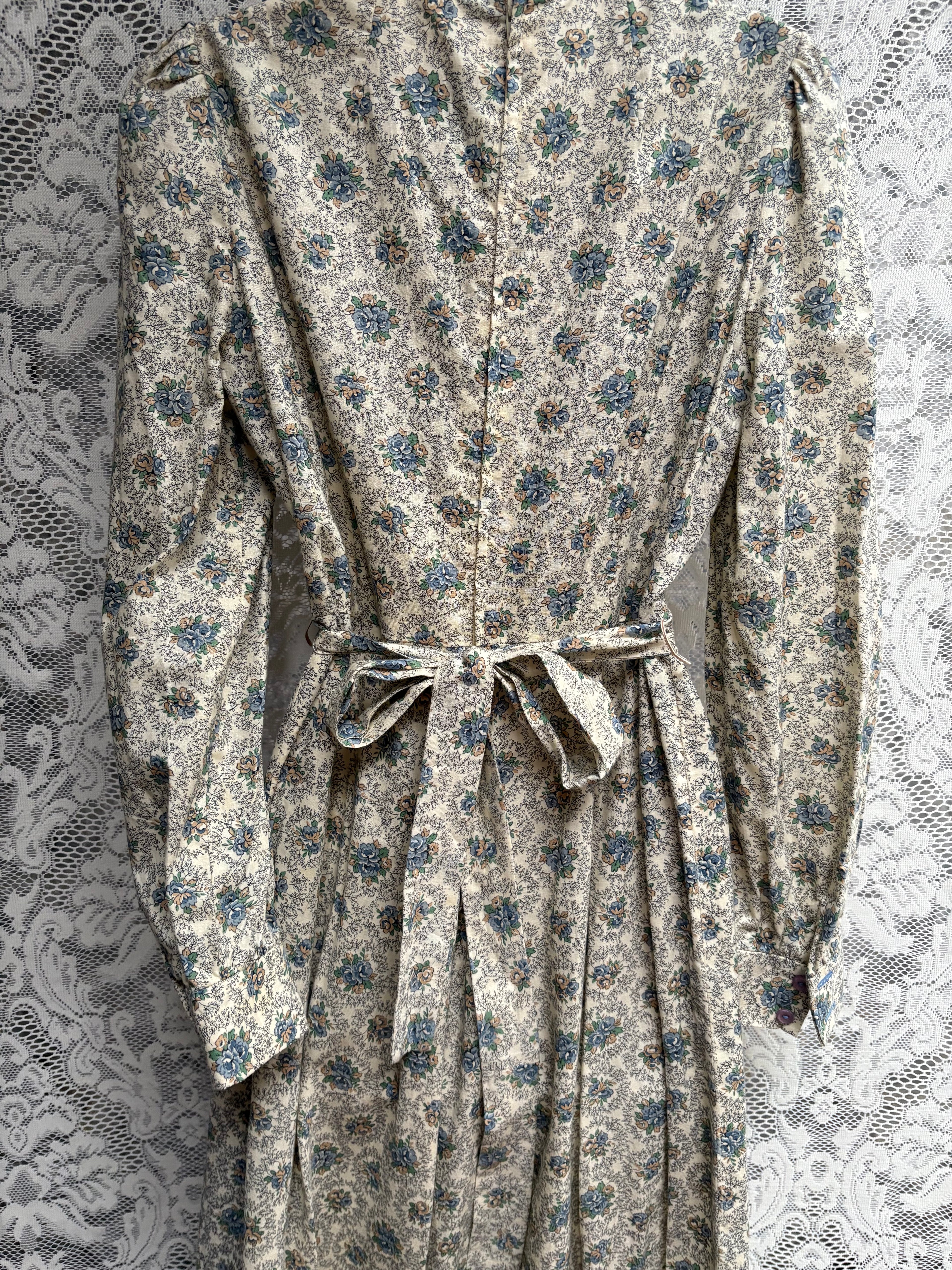 The English Lady Dress