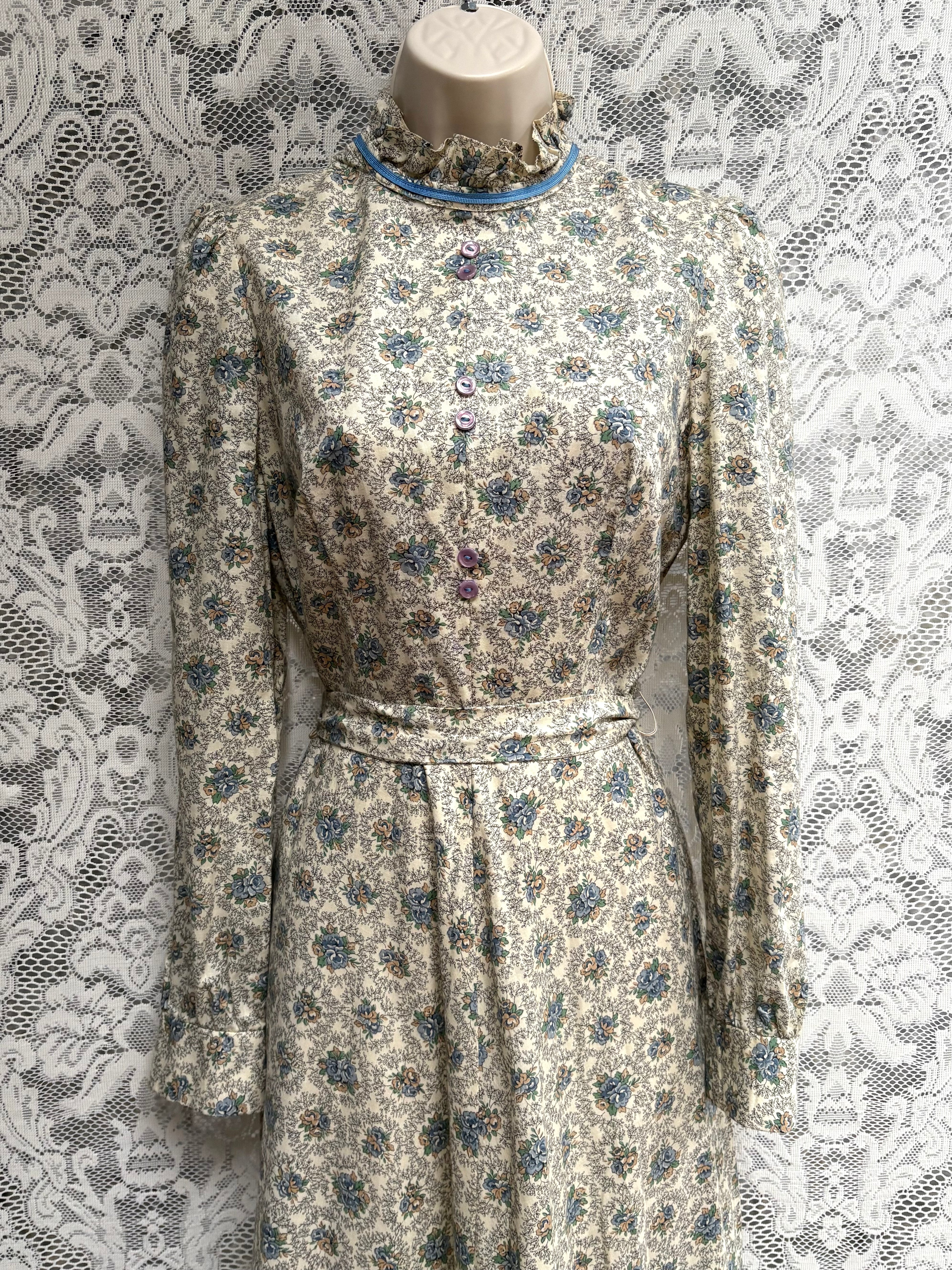 The English Lady Dress