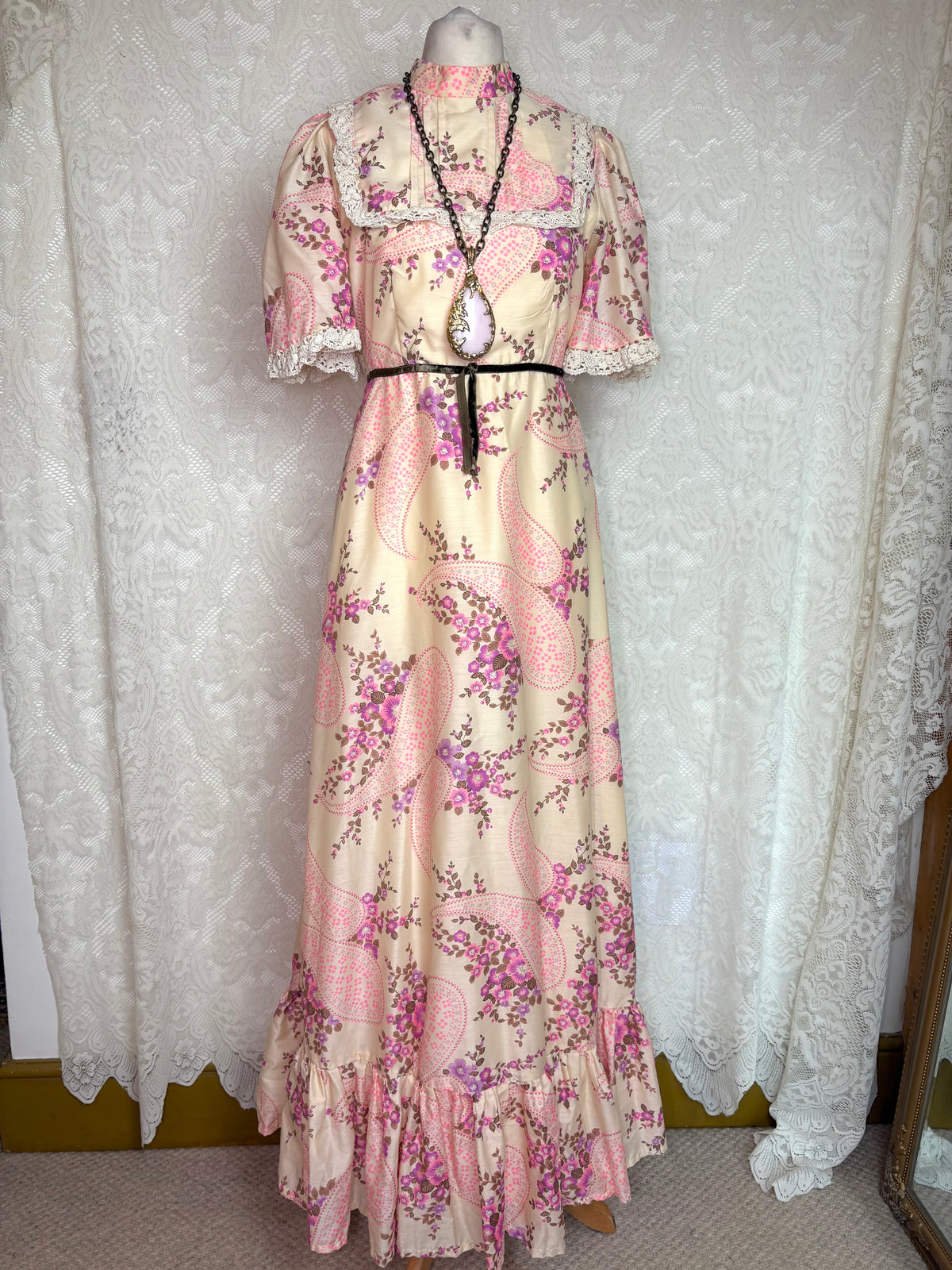 angelique floral maxi dress The – Daisies Junk this gown exudes timeless ⁣⁢مقاس⁤⁣:XL BLUMARINE Vintage 90s Bead 12 months baby dress